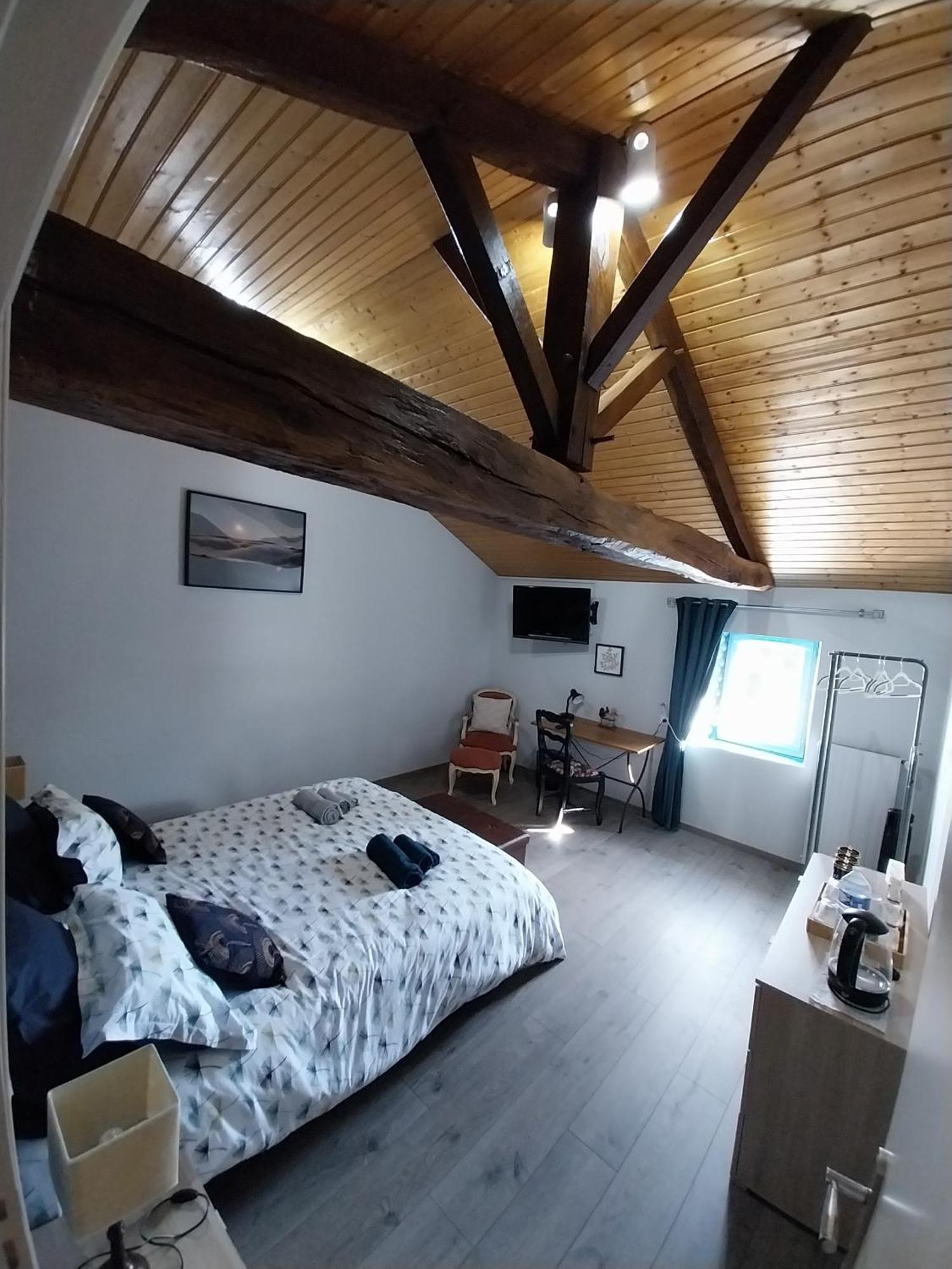 Bed and Breakfast Au Granit Bleu Faye-l'Abbesse Экстерьер фото